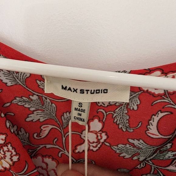 Floral pleated dress - Picture 2 of 4